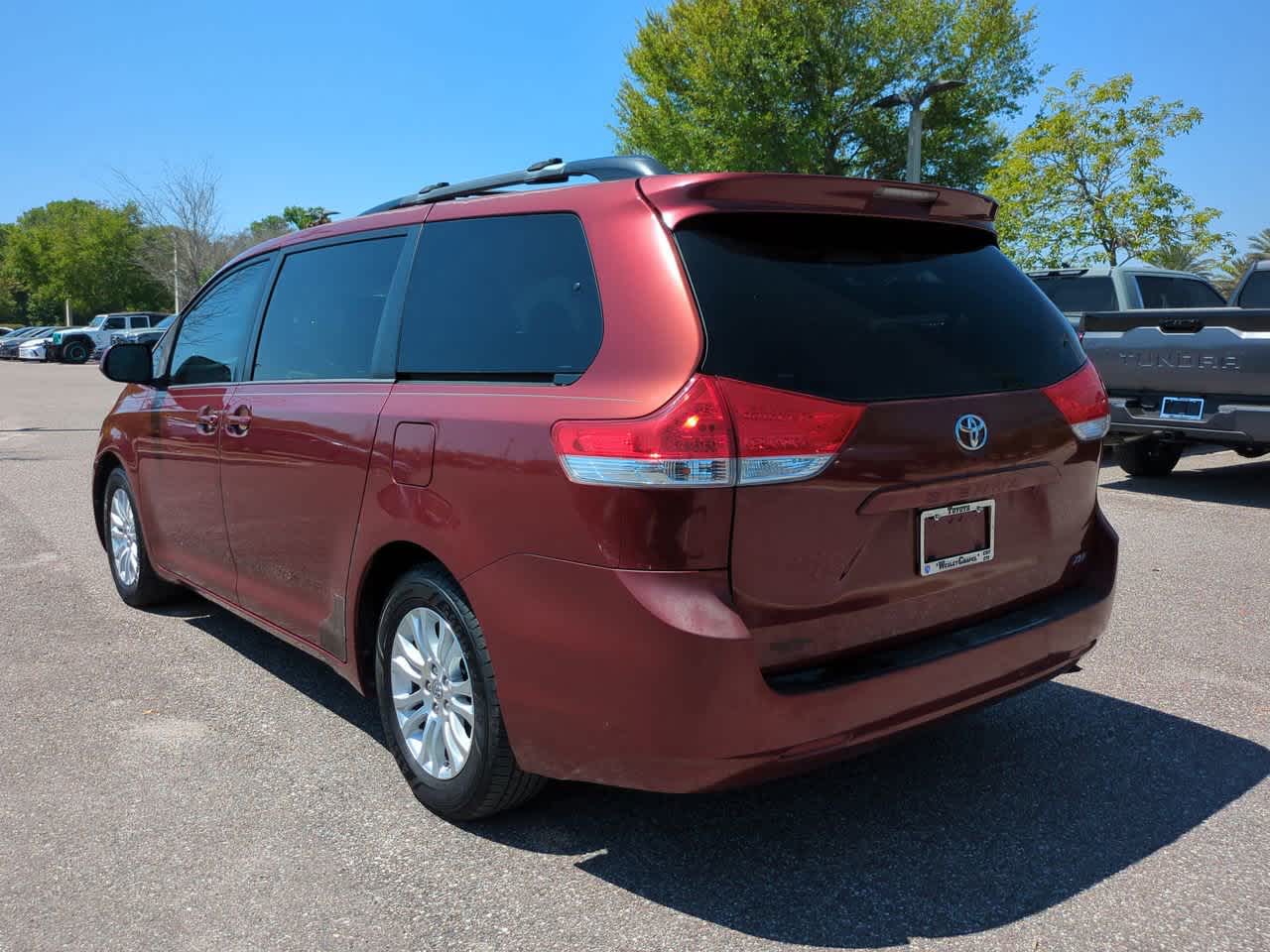 Thumbnail: 2014 Toyota Sienna - 4