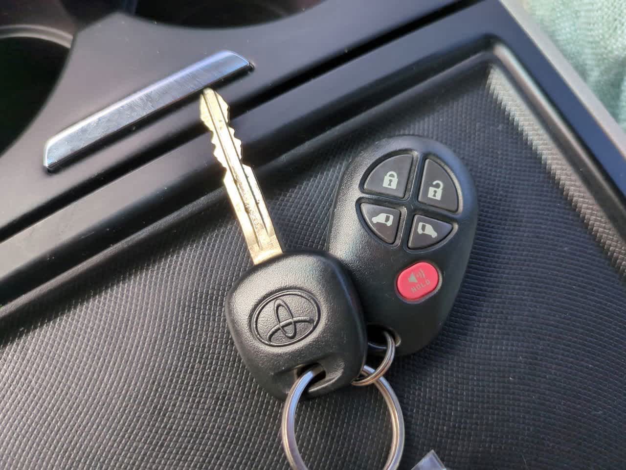 Thumbnail: 2017 Toyota Sienna - 26
