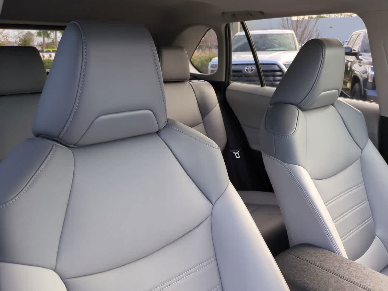 Thumbnail: 2022 Toyota RAV4 - 7