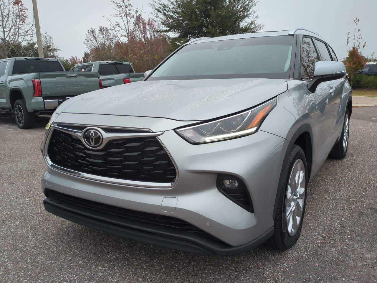 Thumbnail: 2023 Toyota Highlander - 2