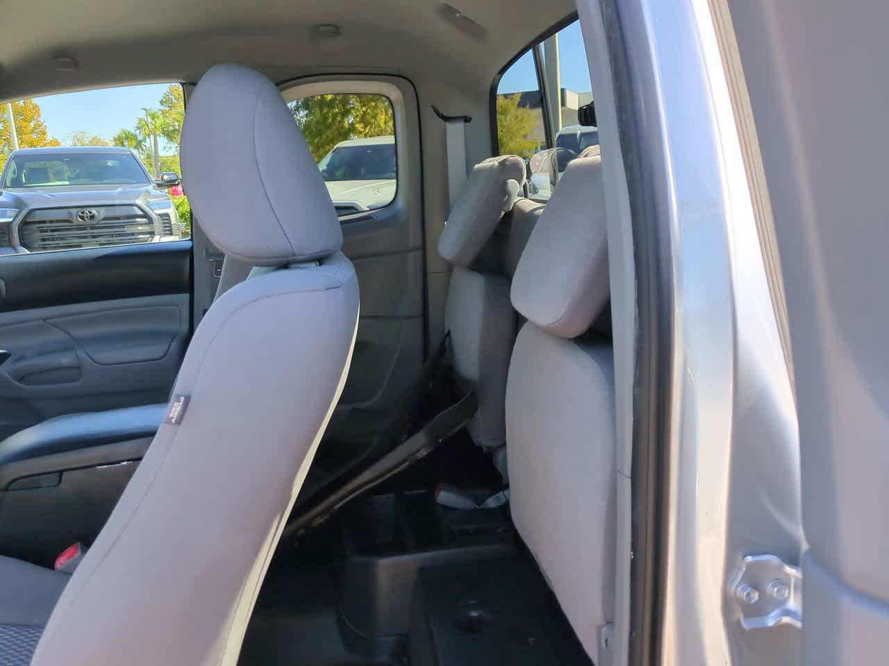 Thumbnail: 2013 Toyota Tacoma - 13