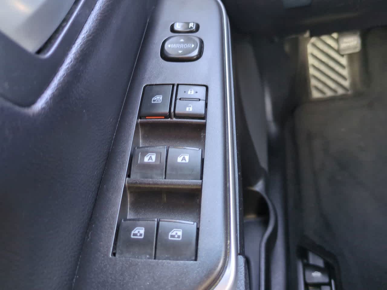 Thumbnail: 2017 Toyota Camry - 21