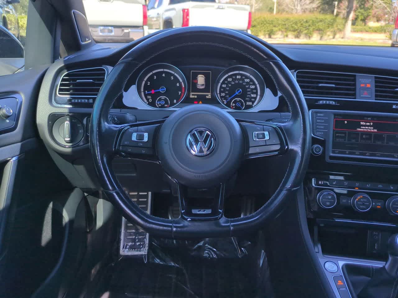 Thumbnail: 2016 Volkswagen Golf - 15