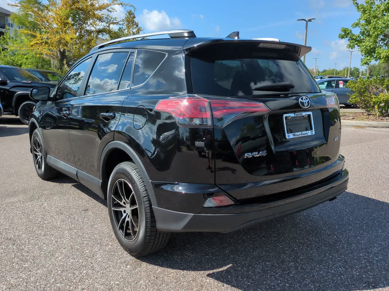 Thumbnail: 2018 Toyota RAV4 - 4