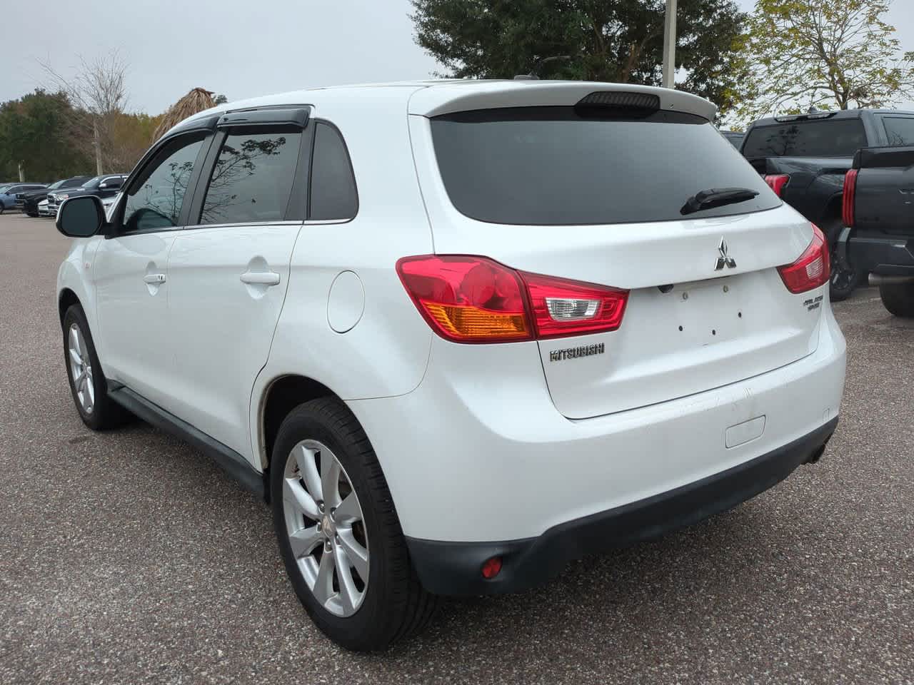 Thumbnail: 2015 Mitsubishi Outlander Sport - 4