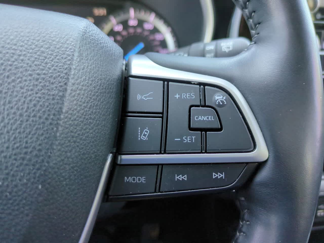 Thumbnail: 2022 Toyota Highlander - 26