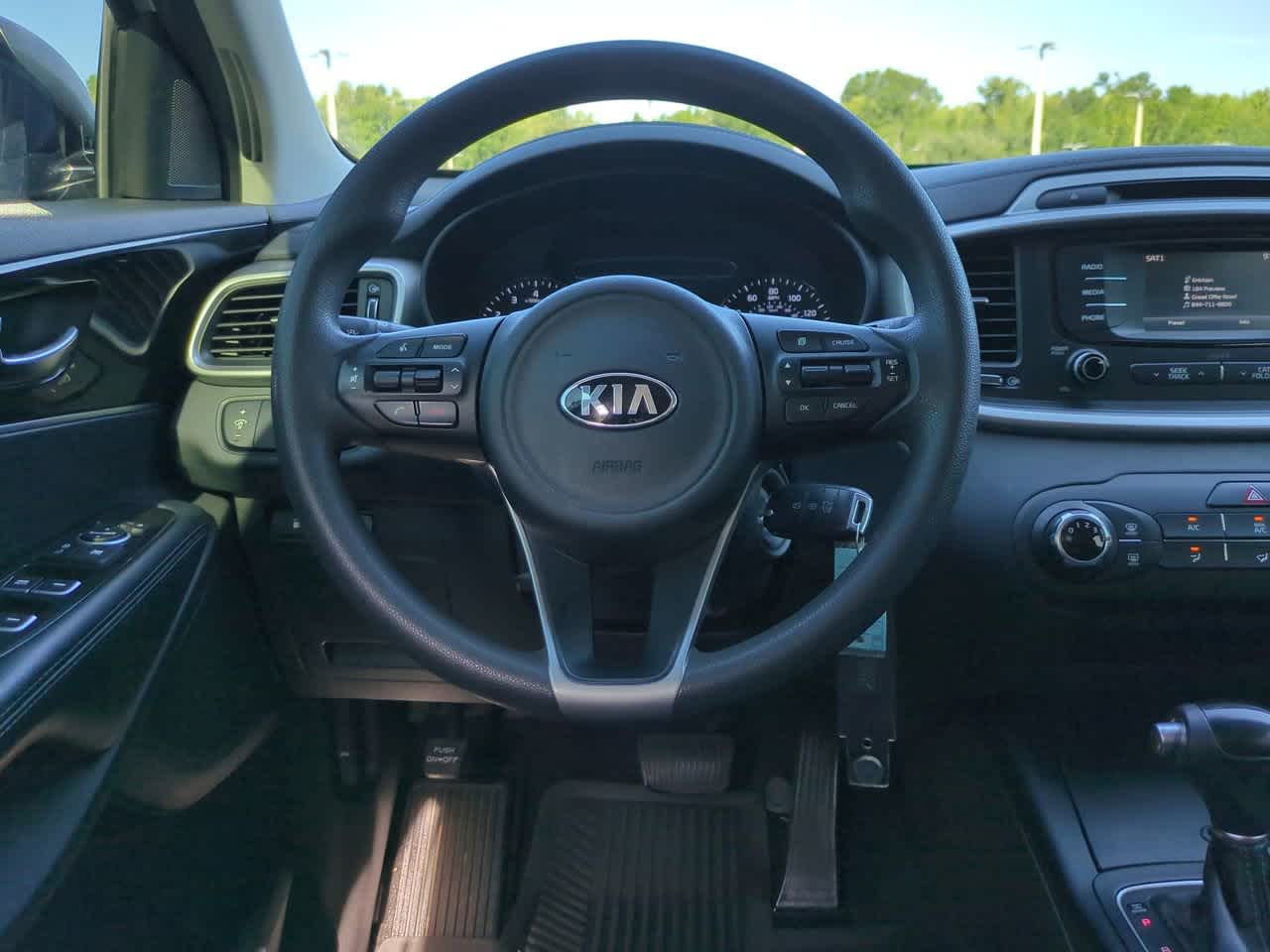 Thumbnail: 2017 Kia Sorento - 15