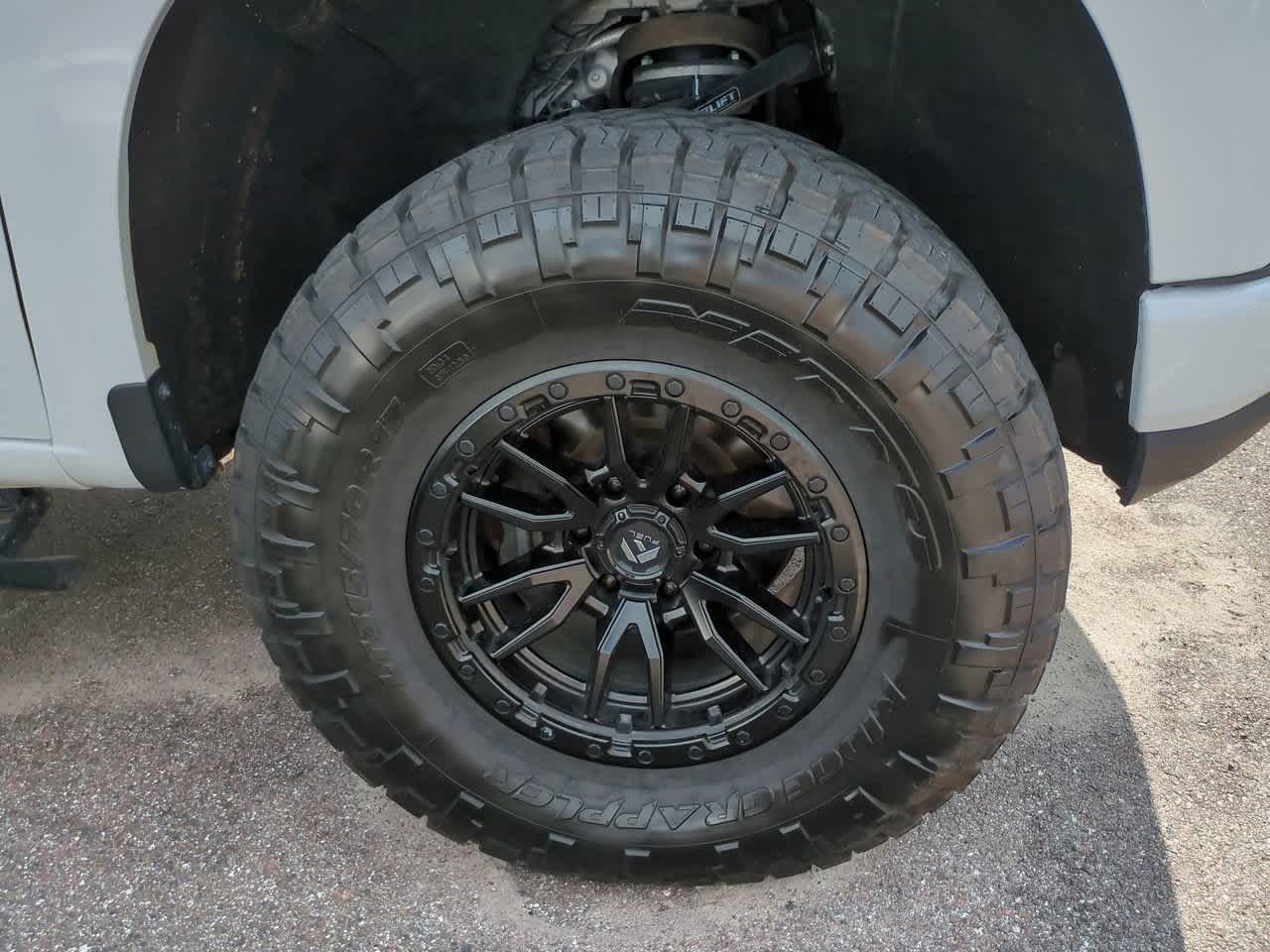 Thumbnail: 2019 Chevrolet Silverado 1500 - 8