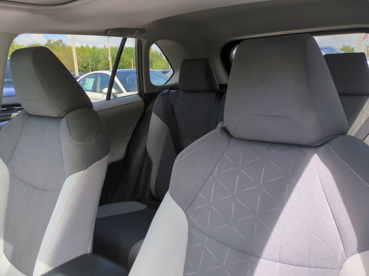 Thumbnail: 2019 Toyota RAV4 - 8