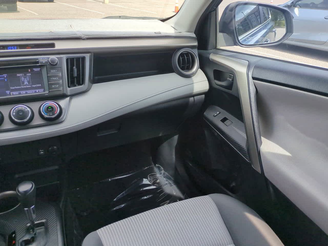 Thumbnail: 2014 Toyota RAV4 - 16