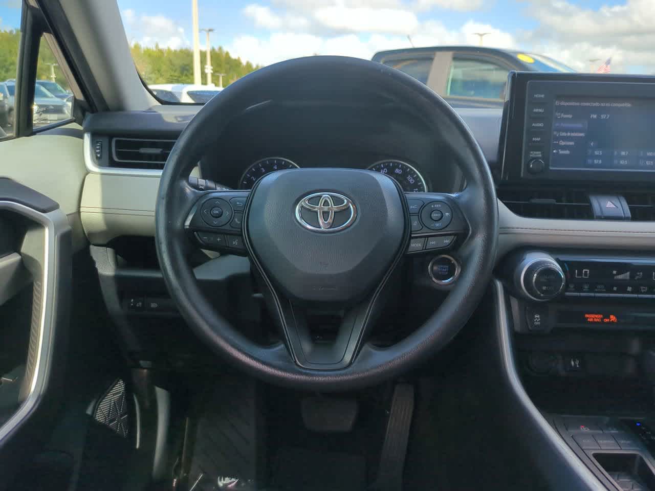 Thumbnail: 2019 Toyota RAV4 - 15