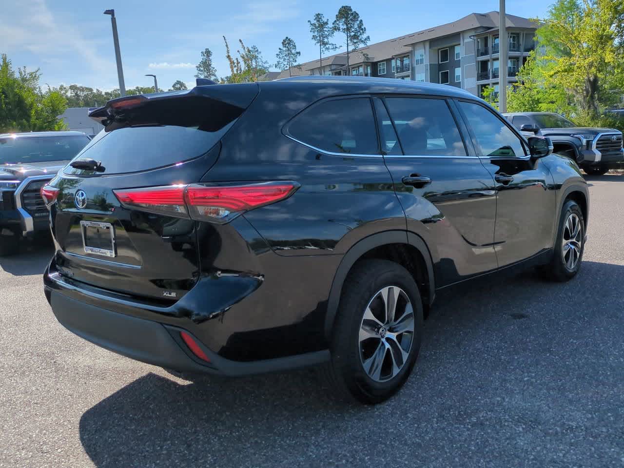 Thumbnail: 2022 Toyota Highlander - 6