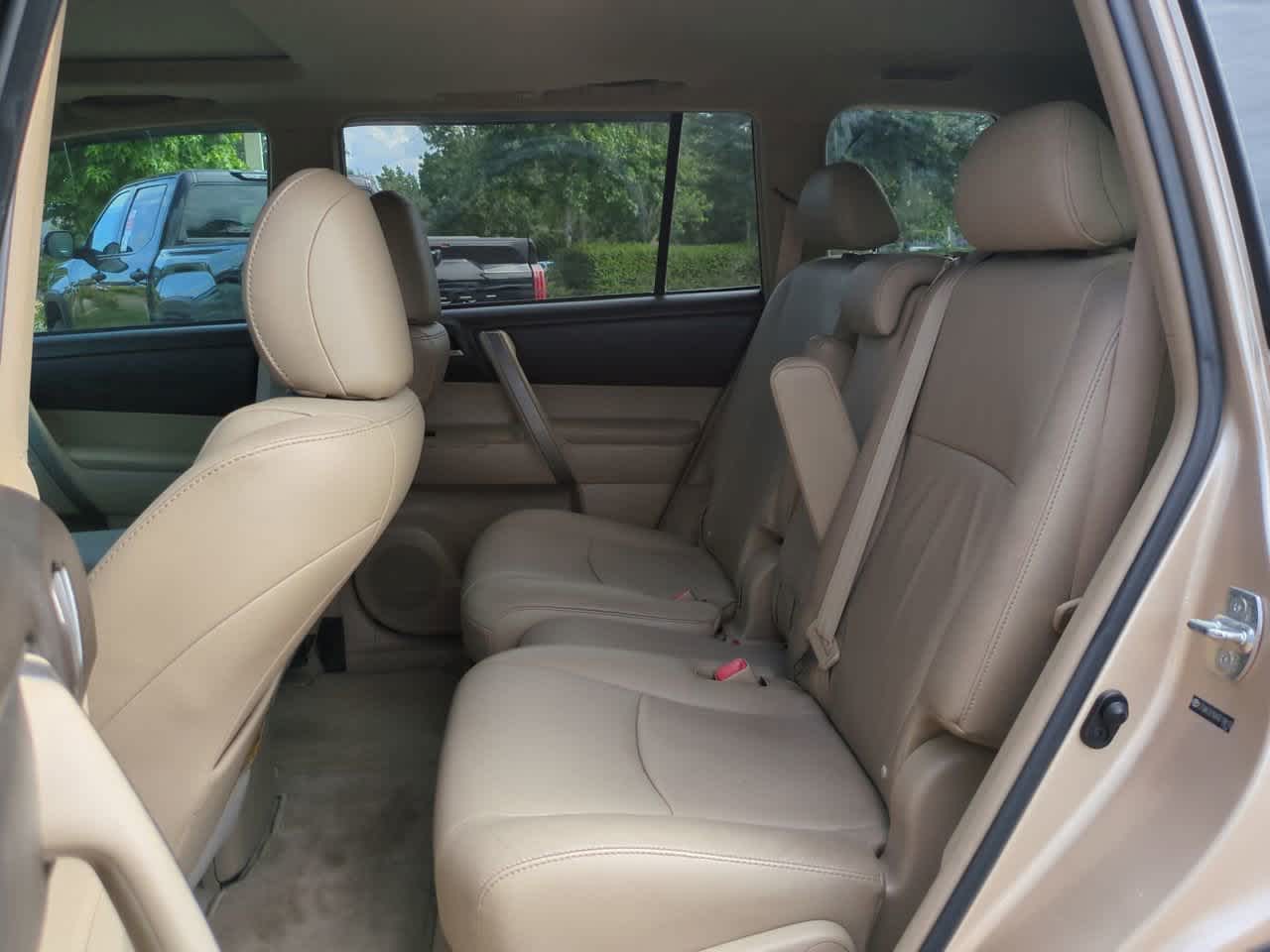 Thumbnail: 2010 Toyota Highlander - 14