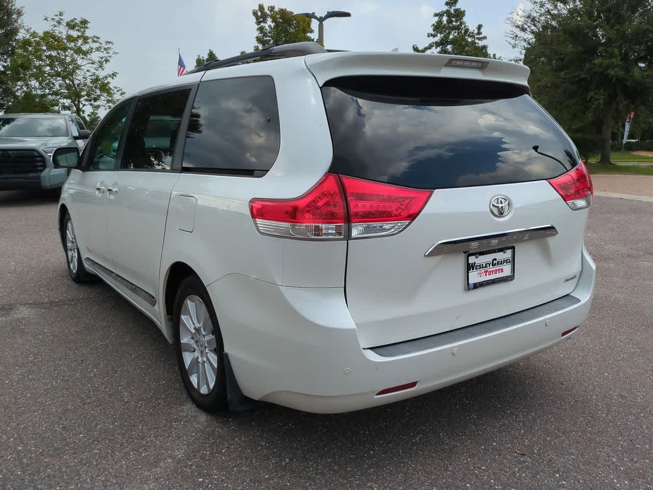 Thumbnail: 2011 Toyota Sienna - 4