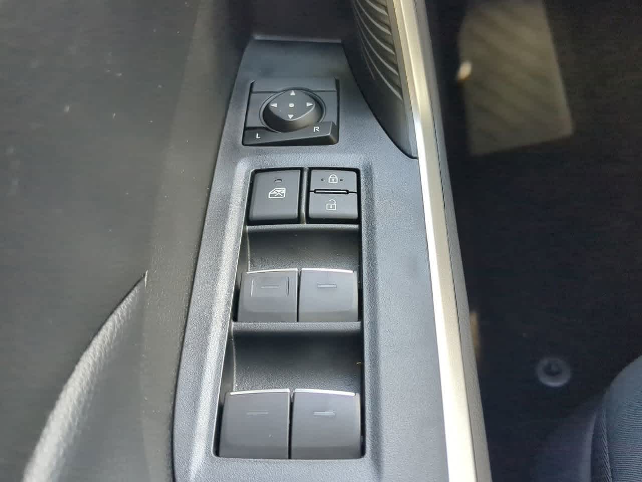 2025 Toyota RAV4 XLE 22