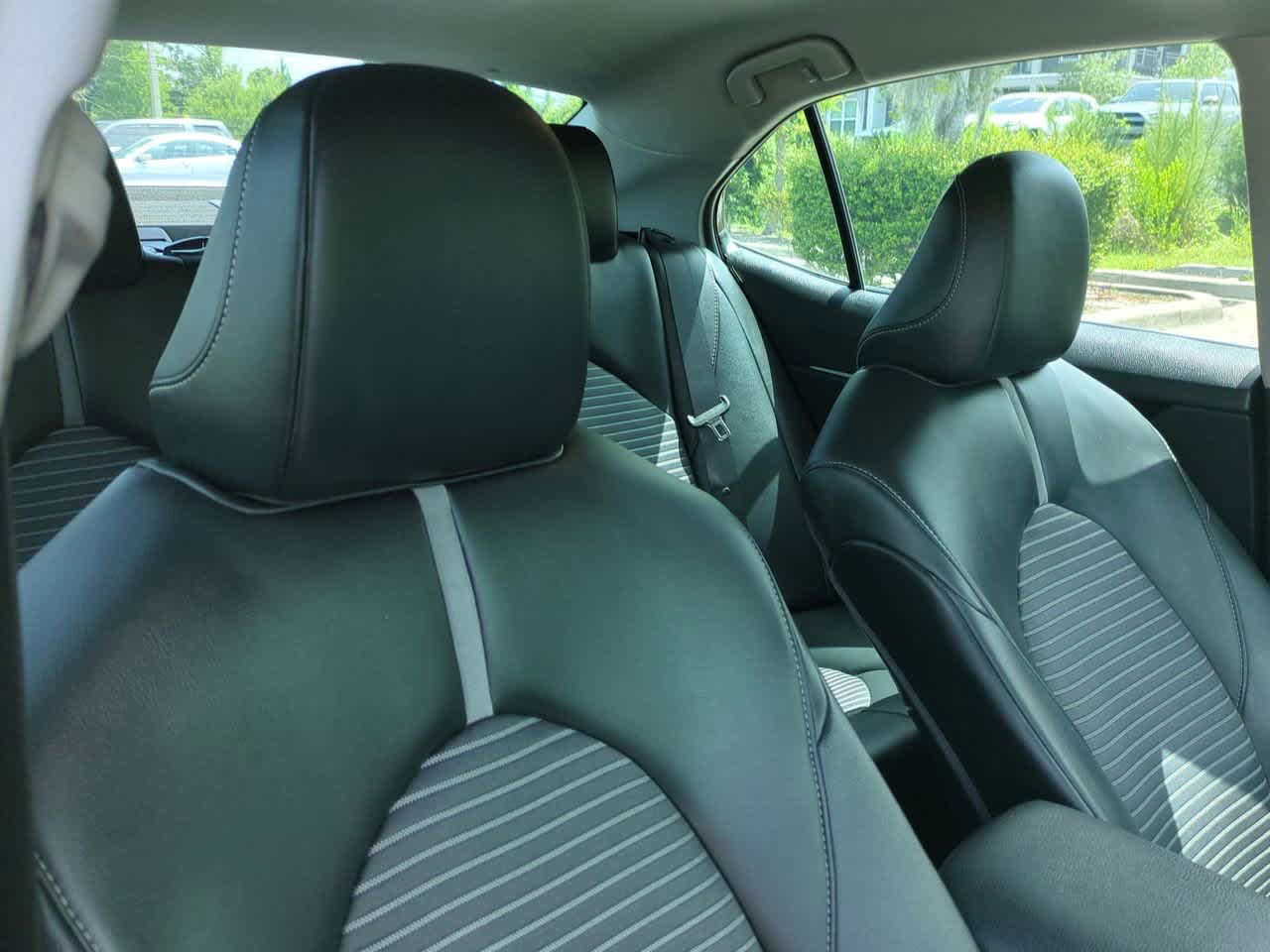 2020 Toyota Camry SE 7