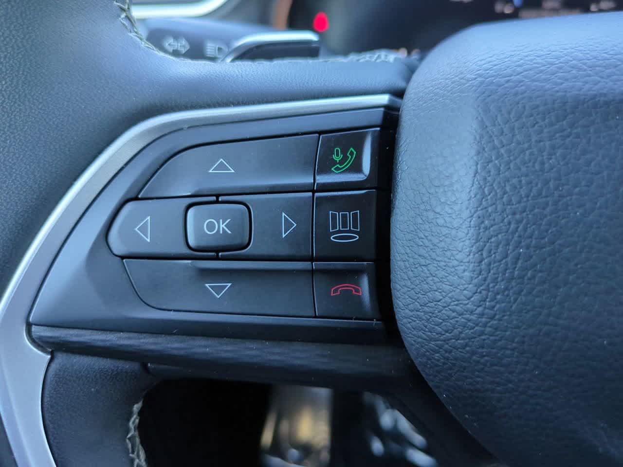 Thumbnail: 2024 Jeep Grand Cherokee L - 24