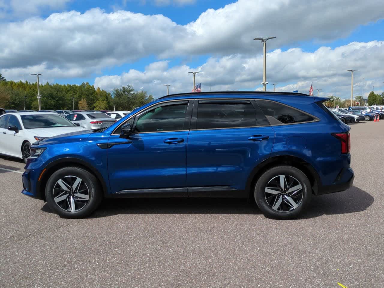 Thumbnail: 2022 Kia Sorento - 3