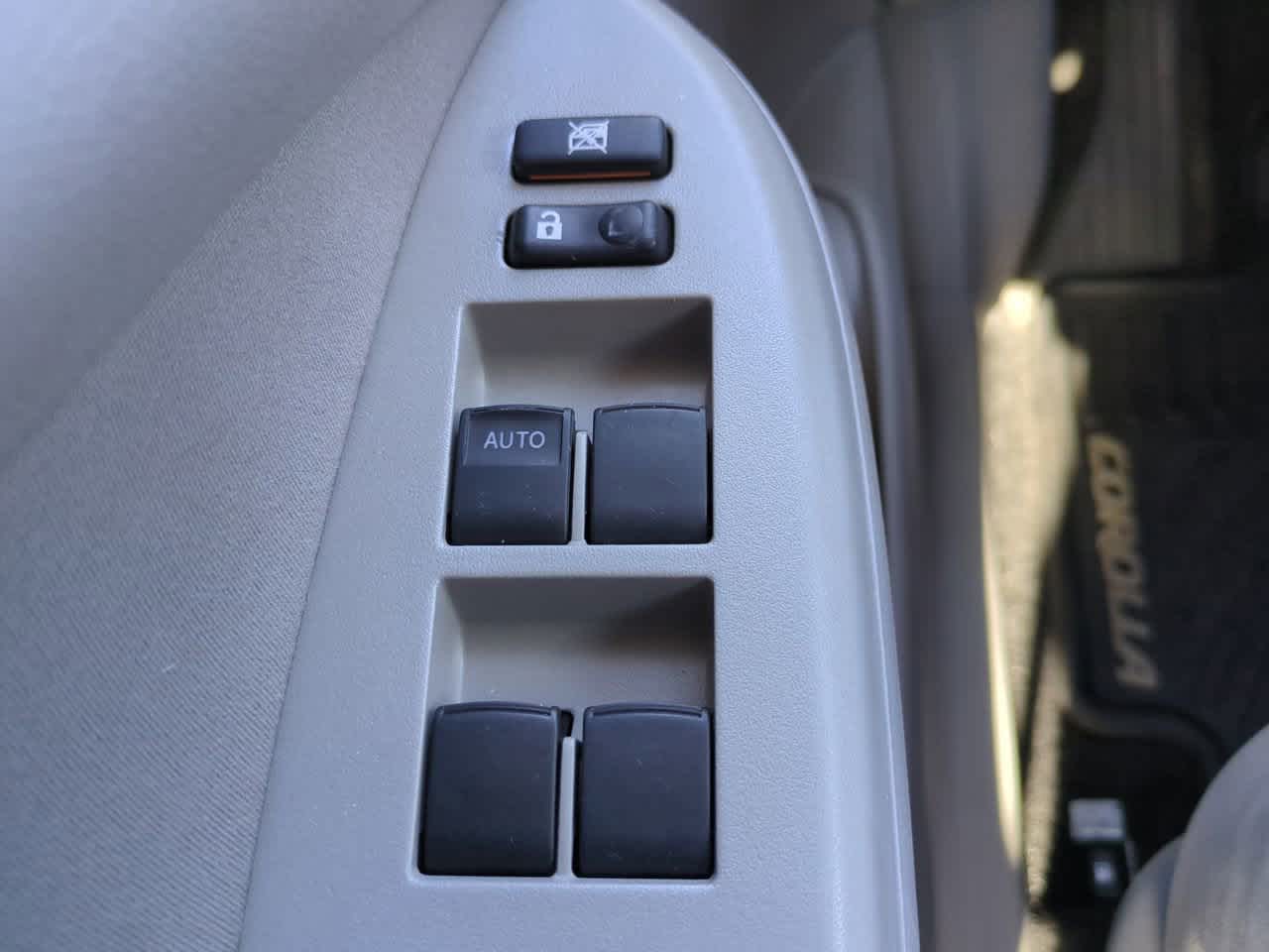 Thumbnail: 2012 Toyota Corolla - 20