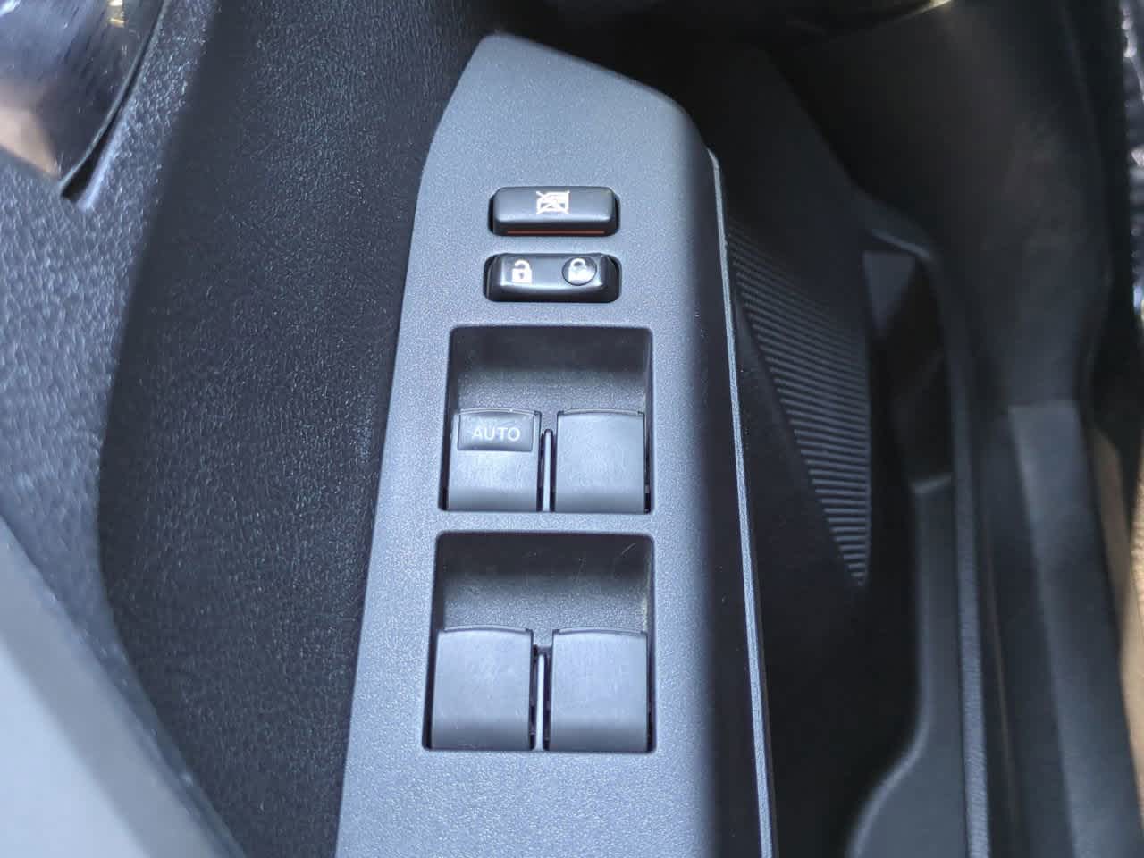 Thumbnail: 2016 Toyota RAV4 - 20