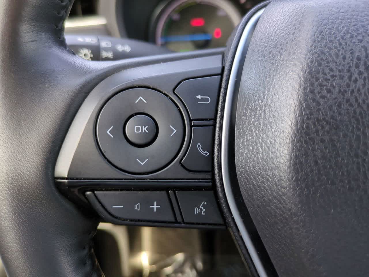 Thumbnail: 2021 Toyota Venza - 23