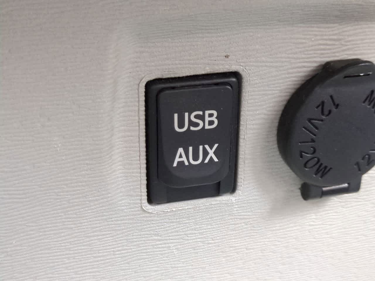 Thumbnail: 2012 Toyota Sienna - 21