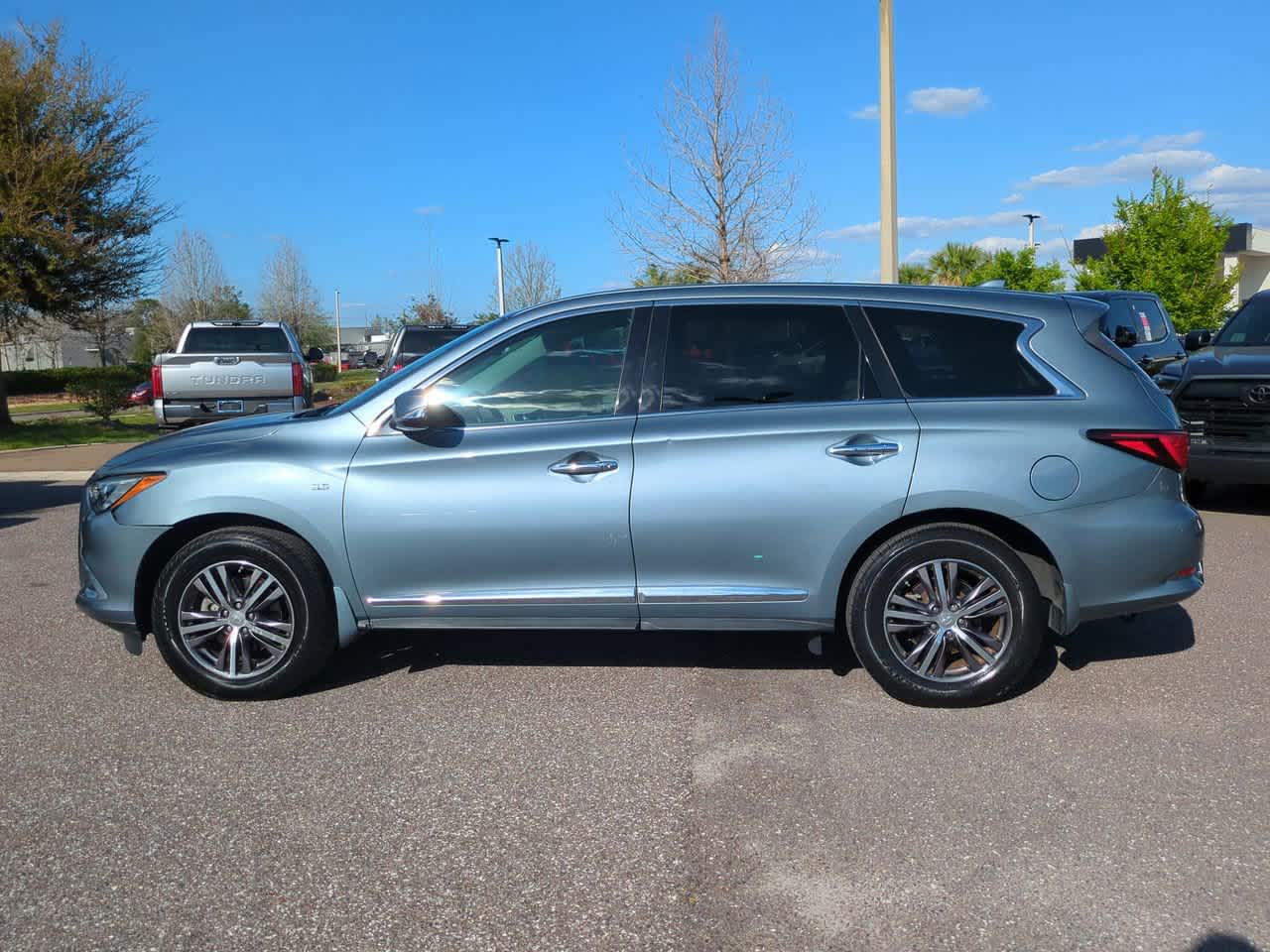 Thumbnail: 2019 INFINITI QX60 - 3