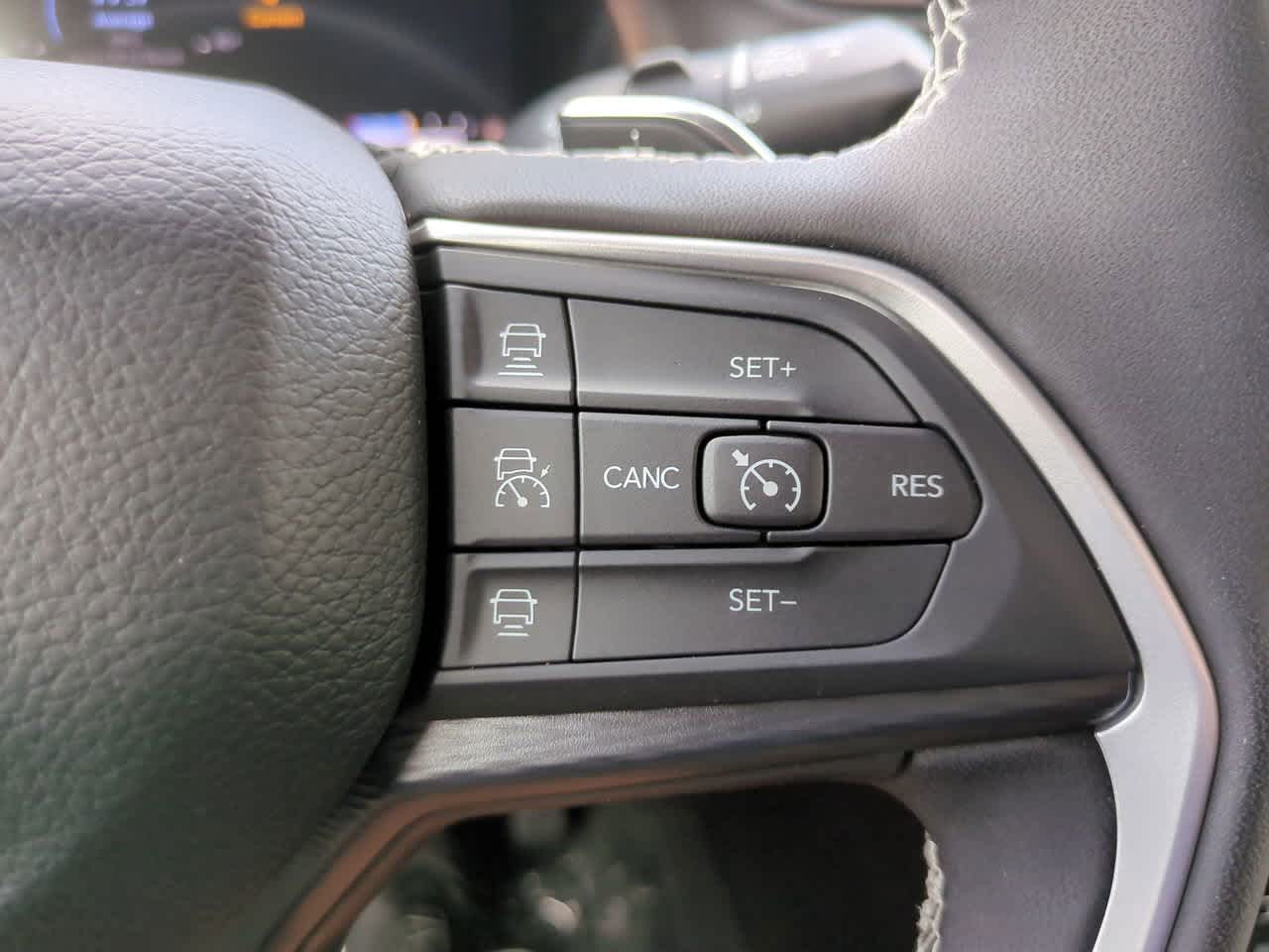 Thumbnail: 2025 Jeep Grand Cherokee - 25