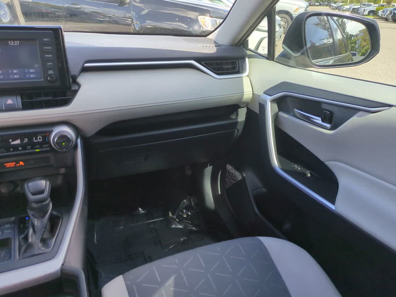 Thumbnail: 2019 Toyota RAV4 - 16