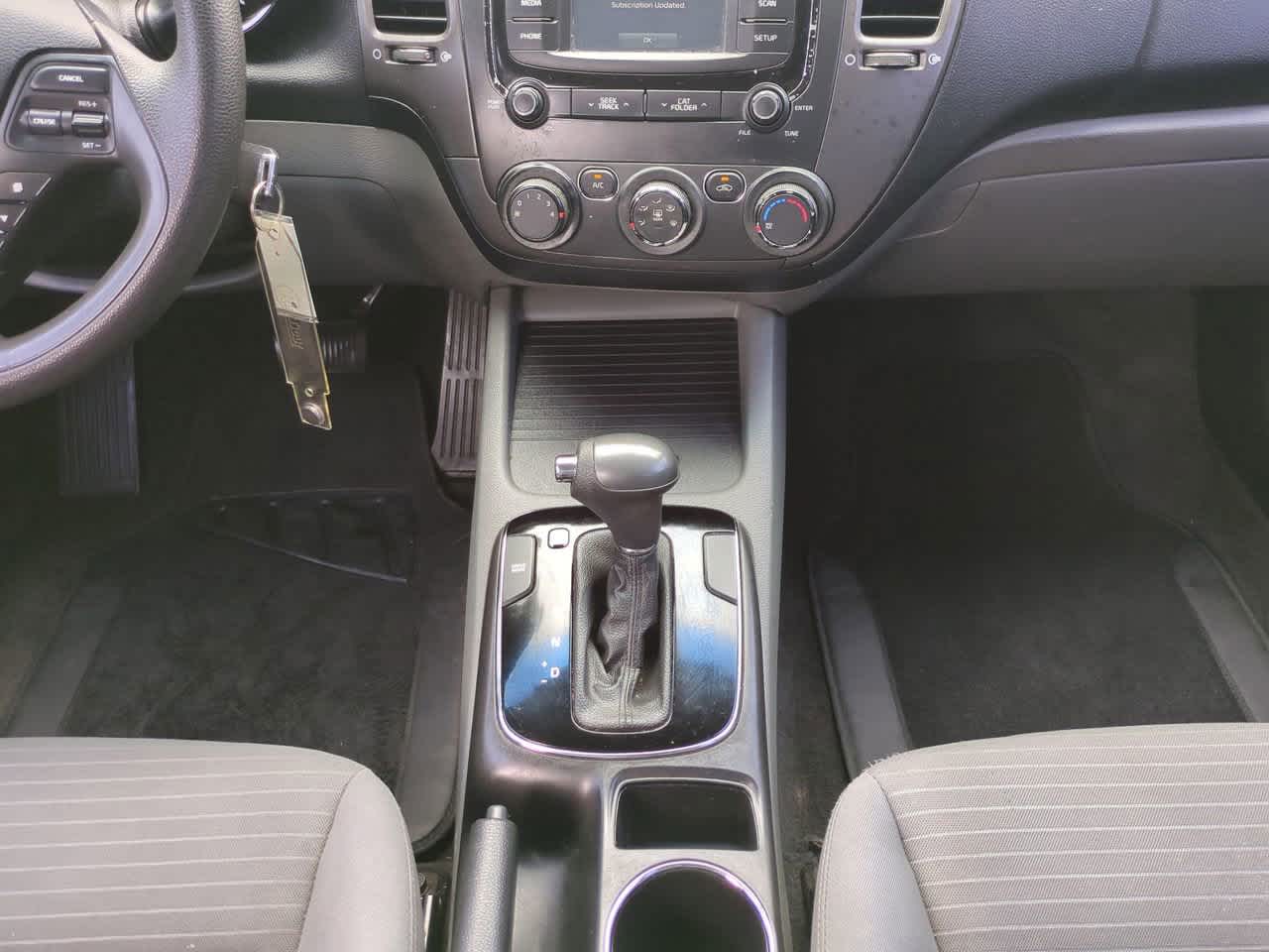 Thumbnail: 2017 Kia Forte - 18