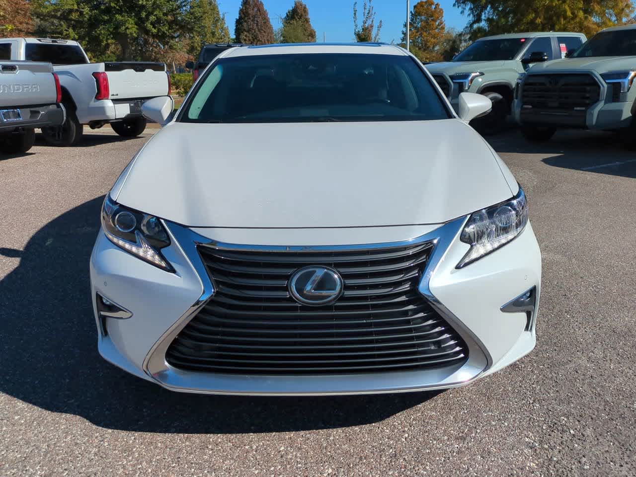 Thumbnail: 2018 Lexus ES - 9