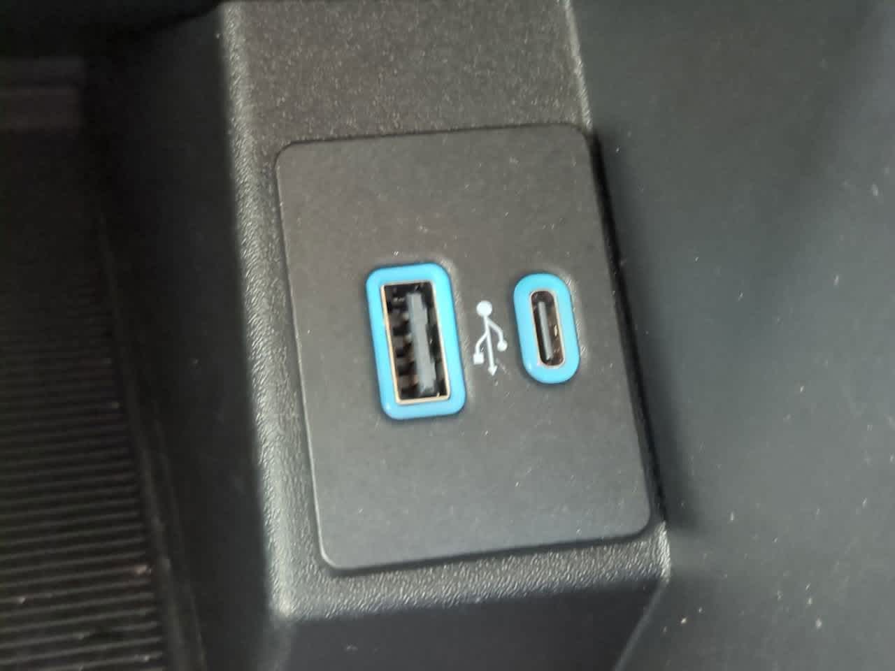 Thumbnail: 2022 Ford Edge - 20