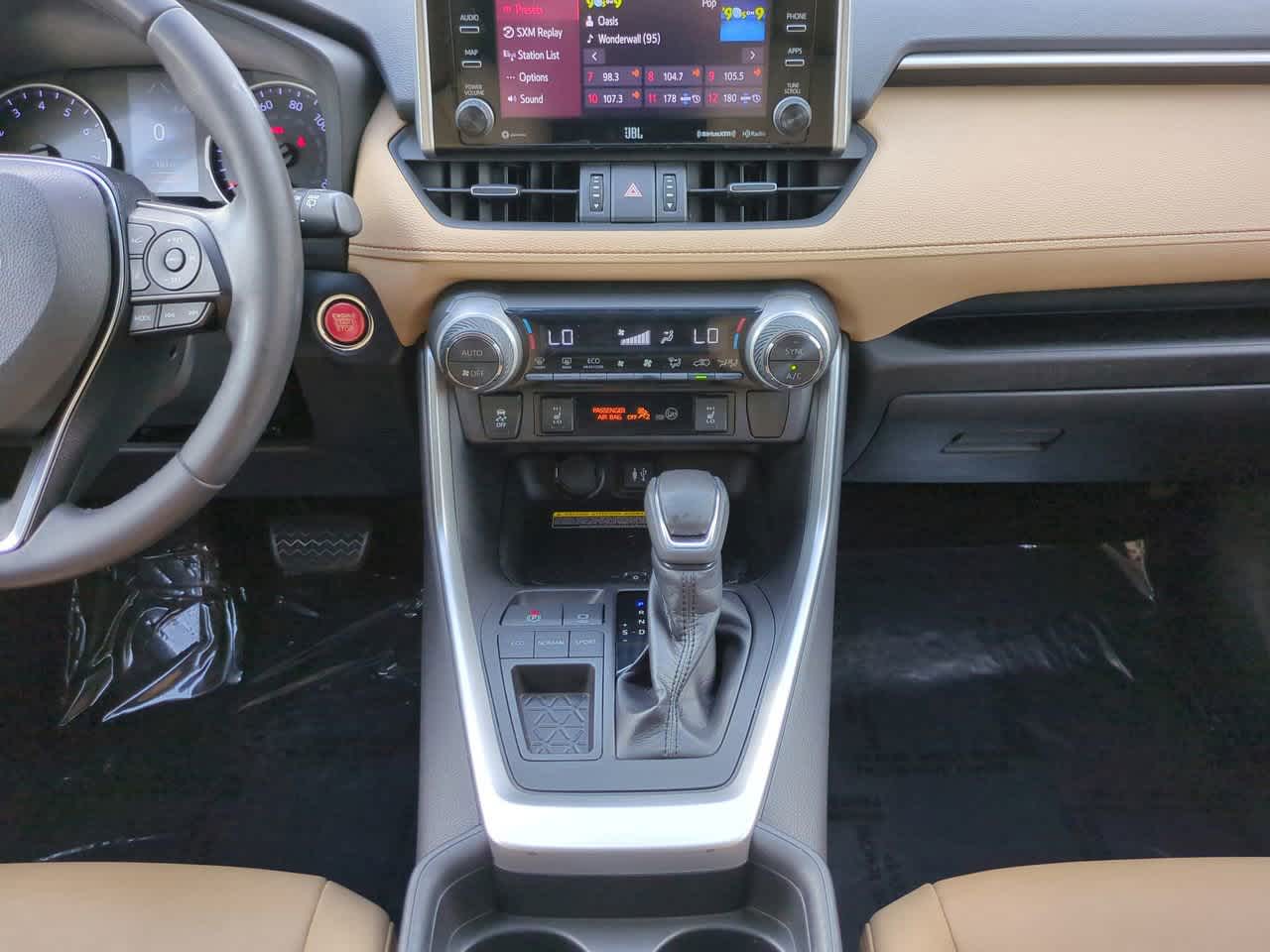 Thumbnail: 2019 Toyota RAV4 - 18