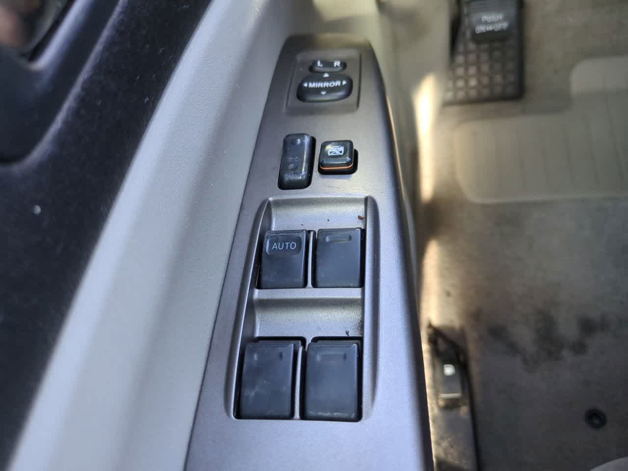 Thumbnail: 2006 Toyota Prius - 20