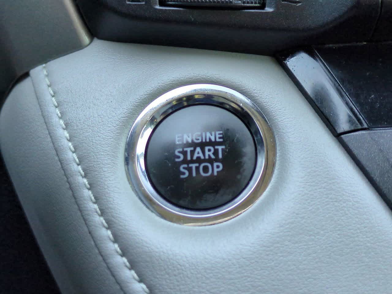 Thumbnail: 2017 Toyota RAV4 - 28