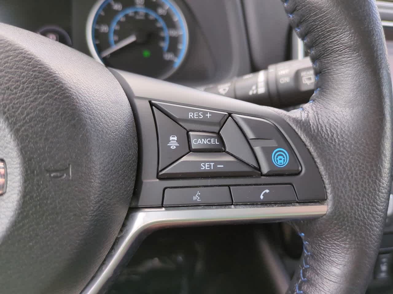 Thumbnail: 2022 Nissan Leaf - 25