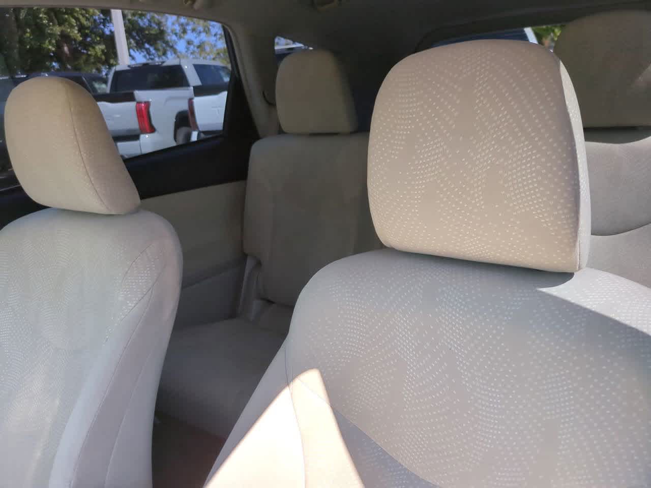 Thumbnail: 2014 Toyota Prius v - 8