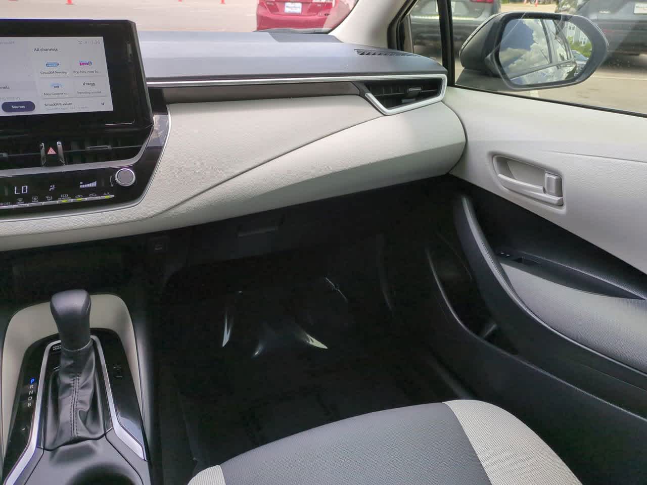 2025 Toyota Corolla LE 16