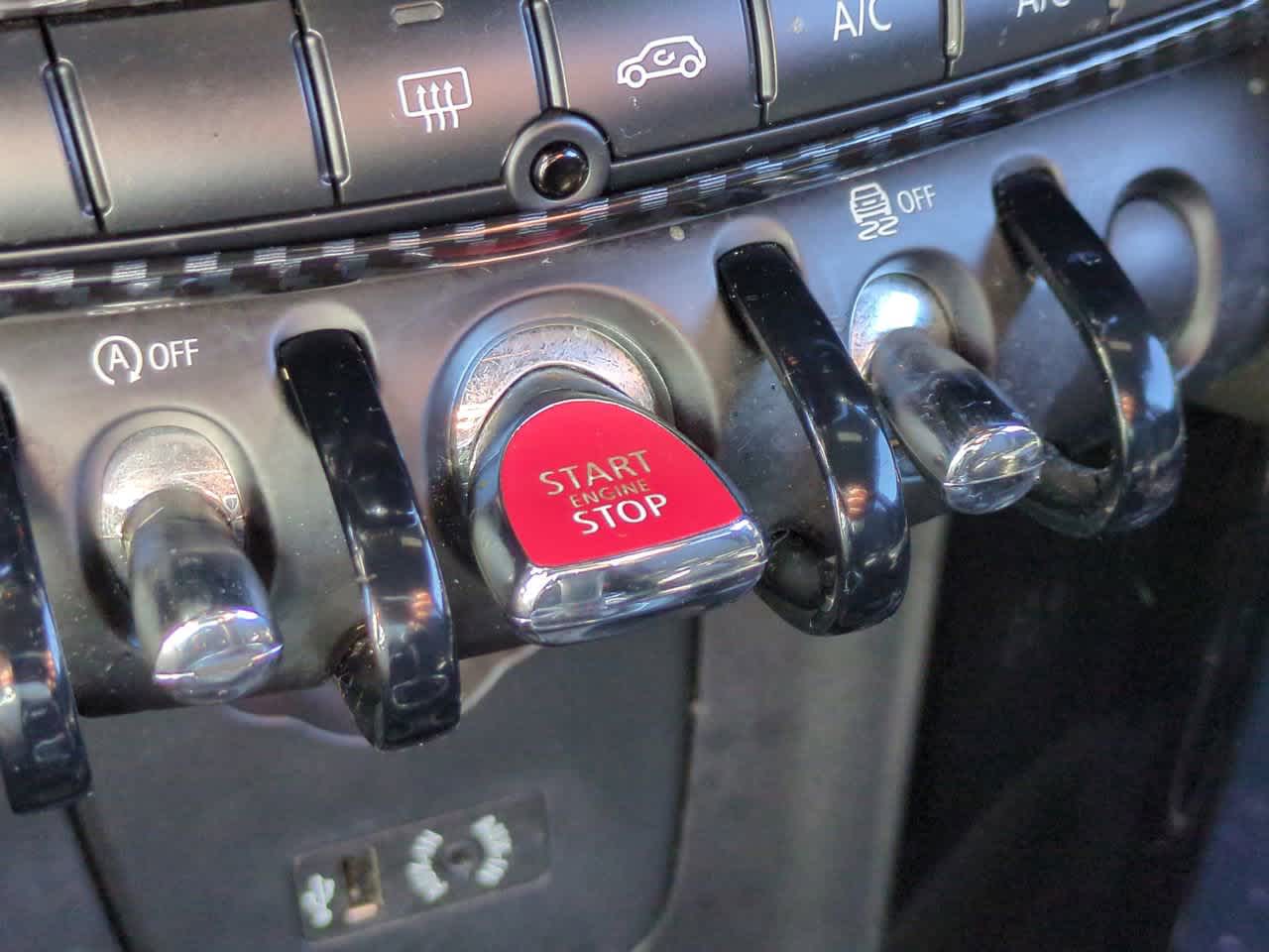 Thumbnail: 2017 MINI Cooper Hardtop - 25