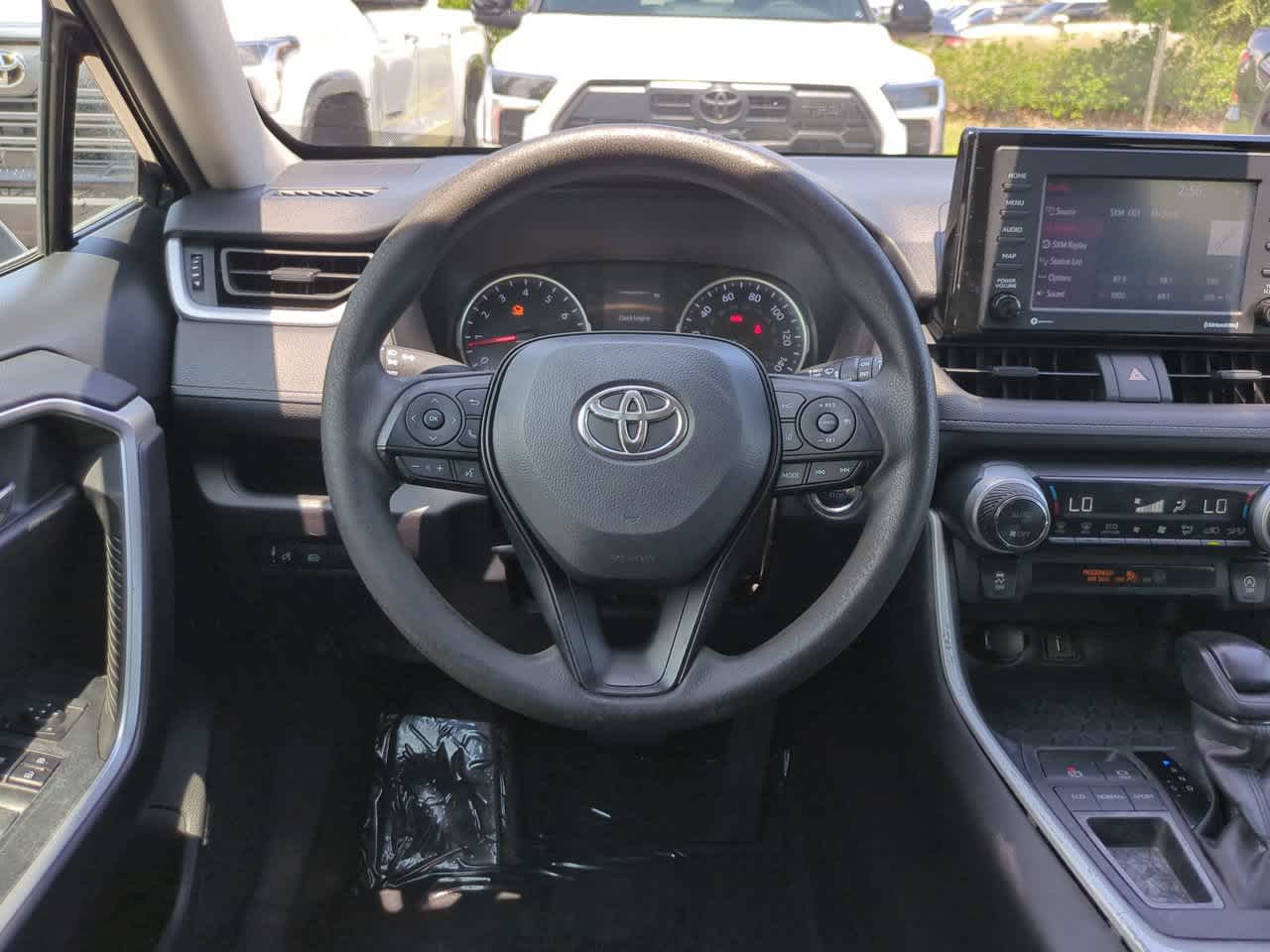 Thumbnail: 2022 Toyota RAV4 - 15