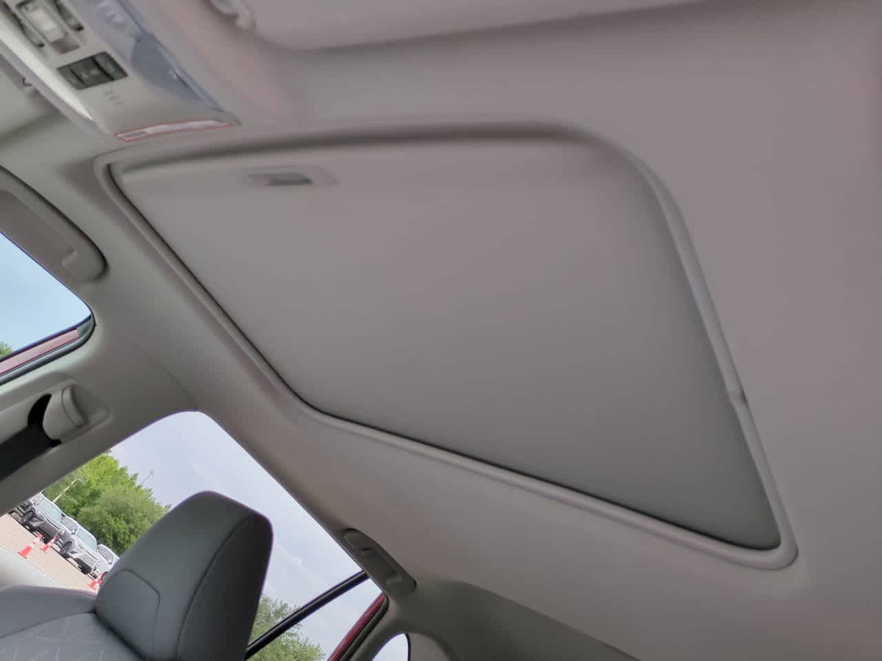 Thumbnail: 2022 Toyota RAV4 - 19