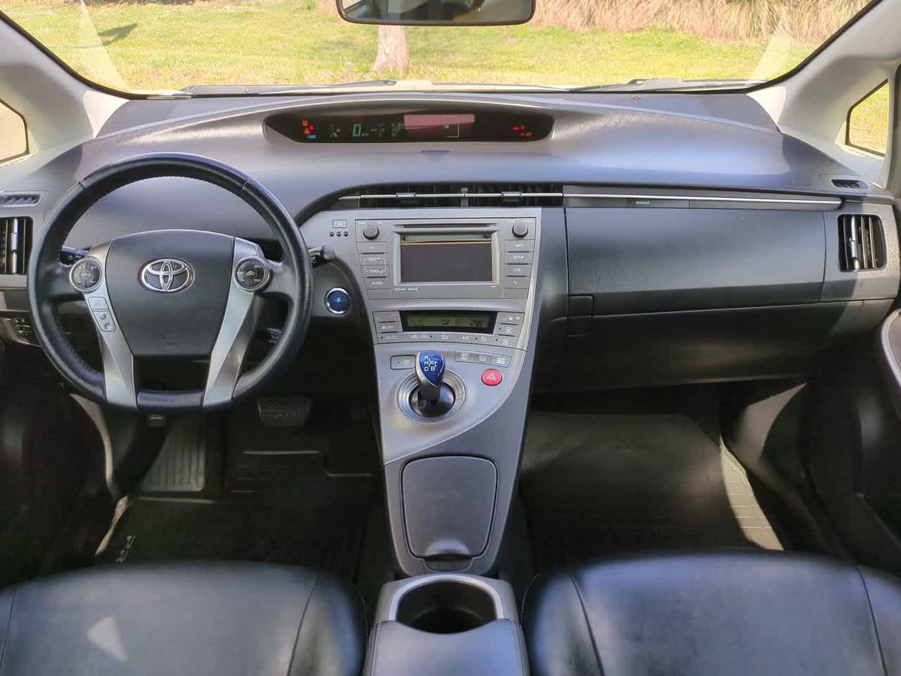 Thumbnail: 2015 Toyota Prius - 14