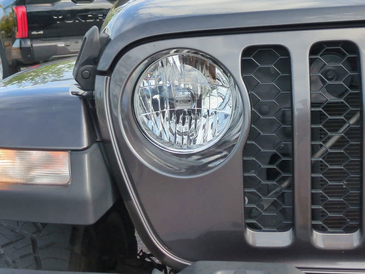 Thumbnail: 2020 Jeep Gladiator - 10