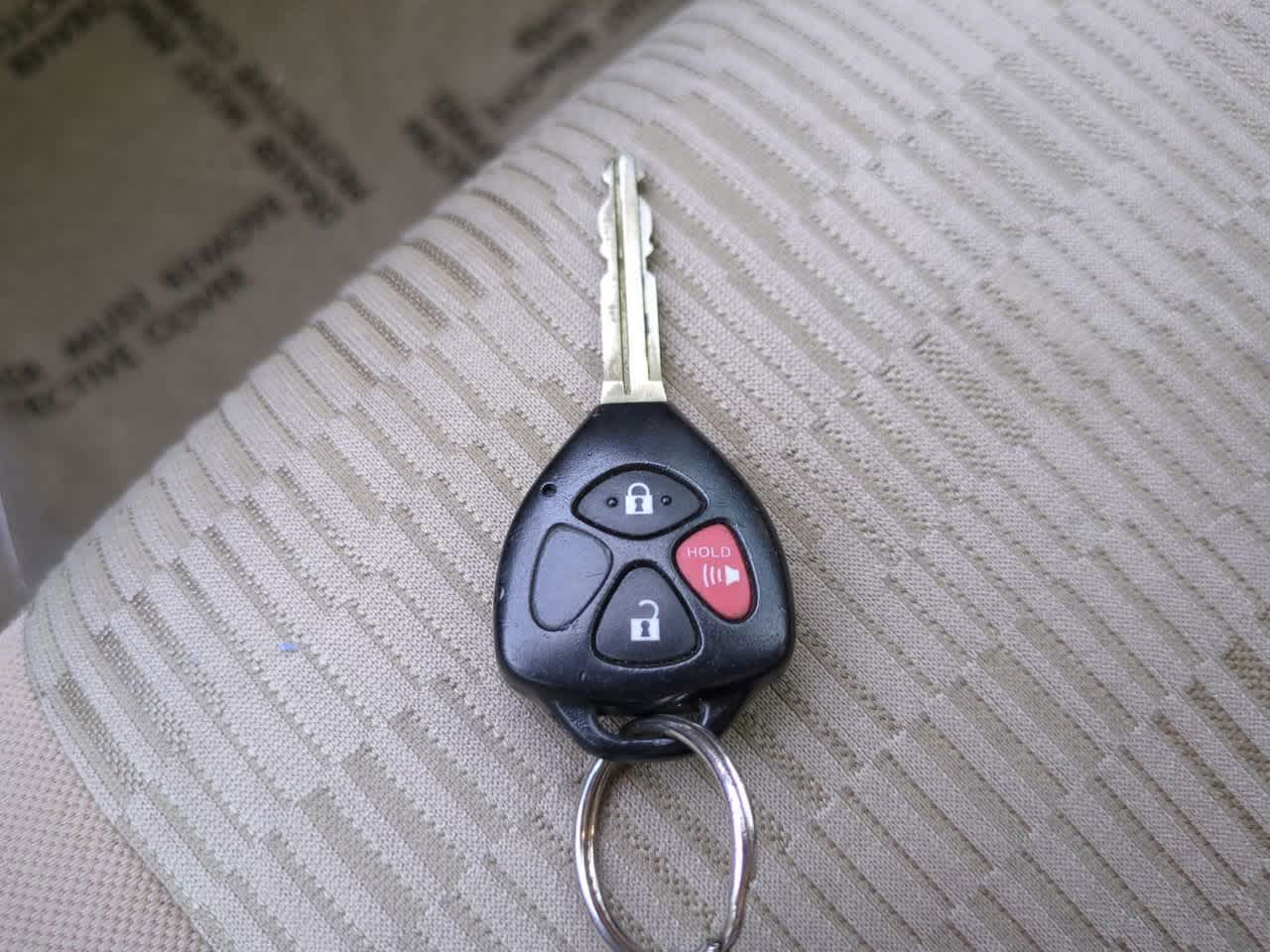 Thumbnail: 2012 Toyota RAV4 - 23