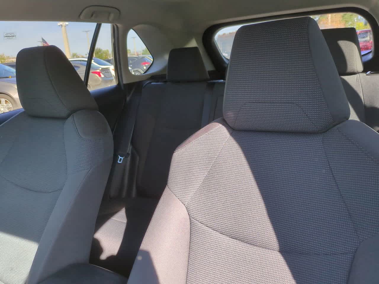 Thumbnail: 2020 Toyota RAV4 - 8