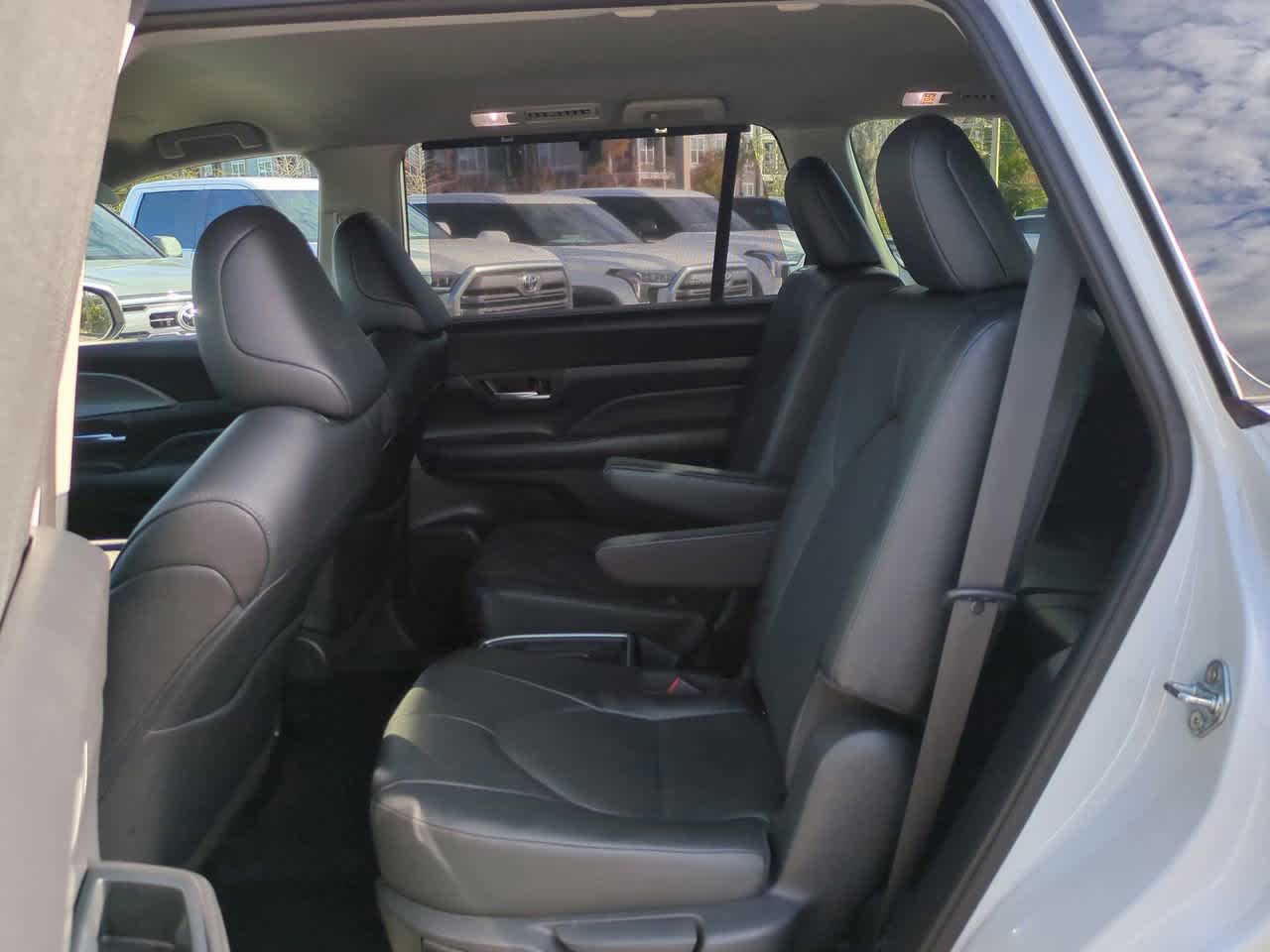 Thumbnail: 2025 Toyota Grand Highlander - 14