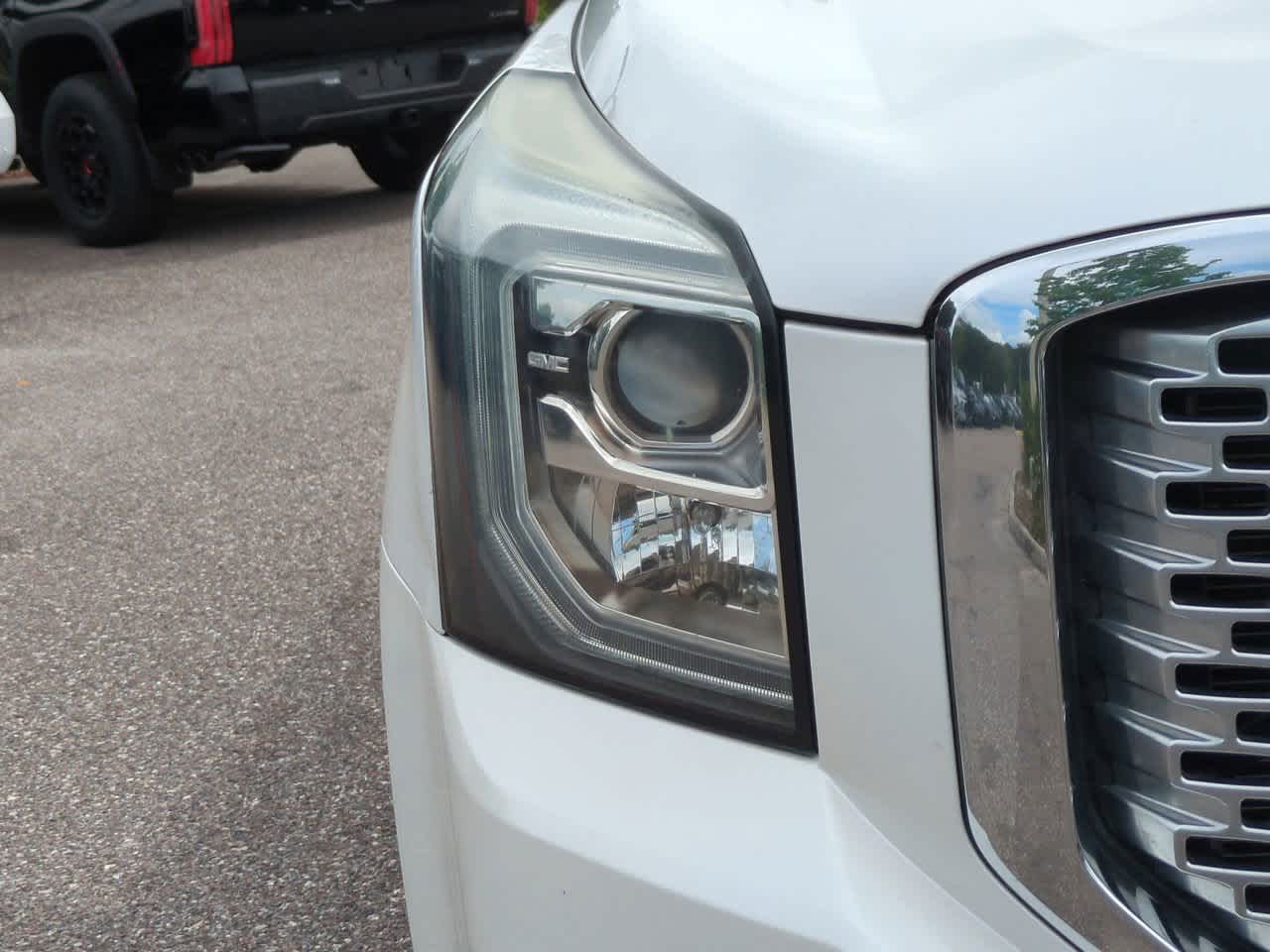 Thumbnail: 2016 GMC Yukon XL - 10