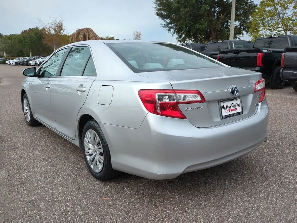 Used 2013 Toyota Camry Hybrid LE Sedan