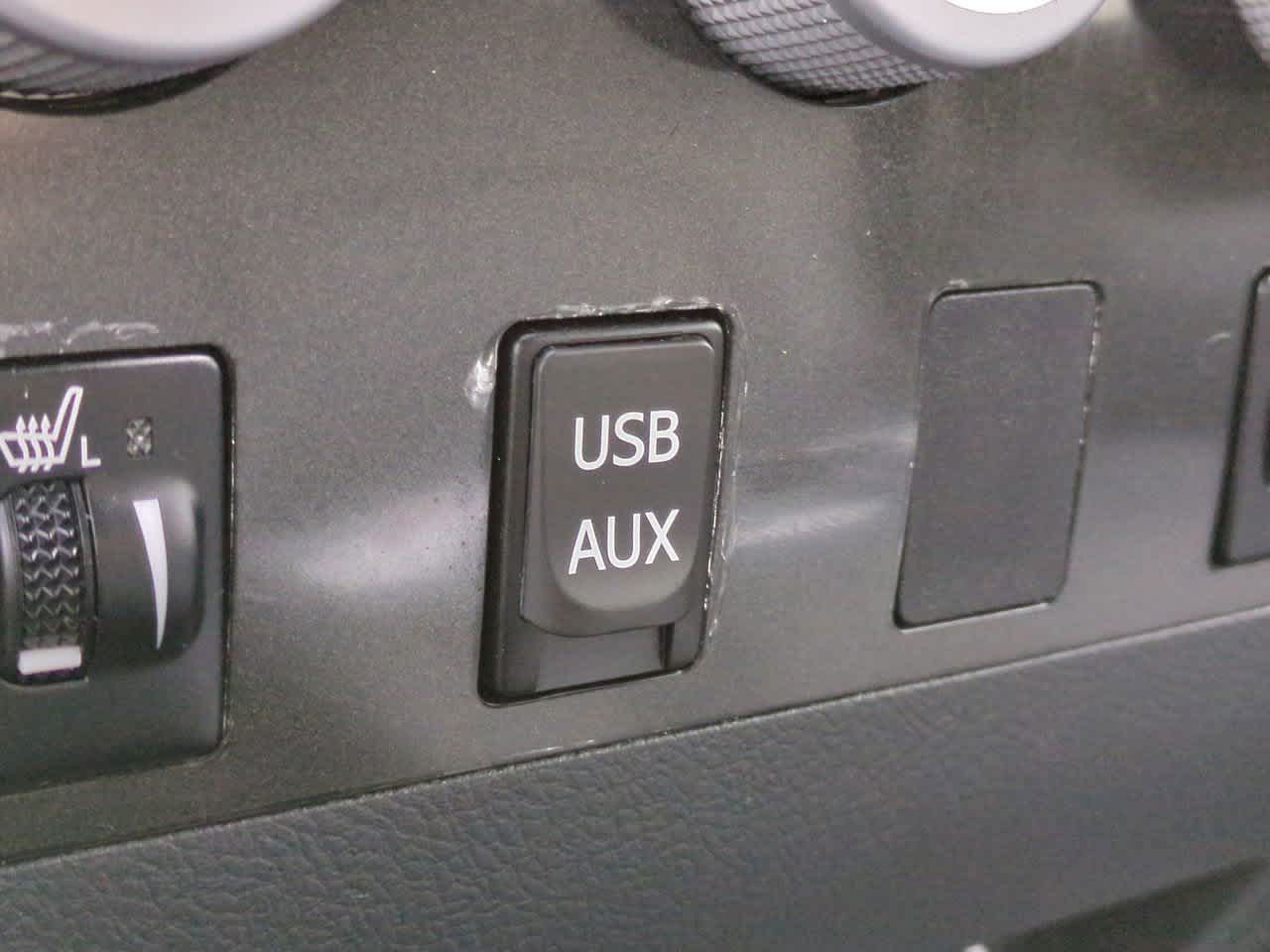 Thumbnail: 2010 Toyota Tundra - 20