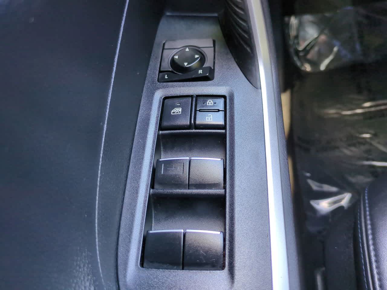 Thumbnail: 2020 Toyota RAV4 - 24